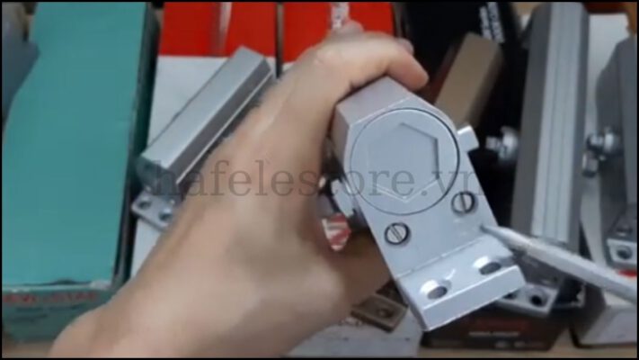 Chỉnh Tay Co Thủy Lực Khi Cửa Đóng Quá Nhanh
