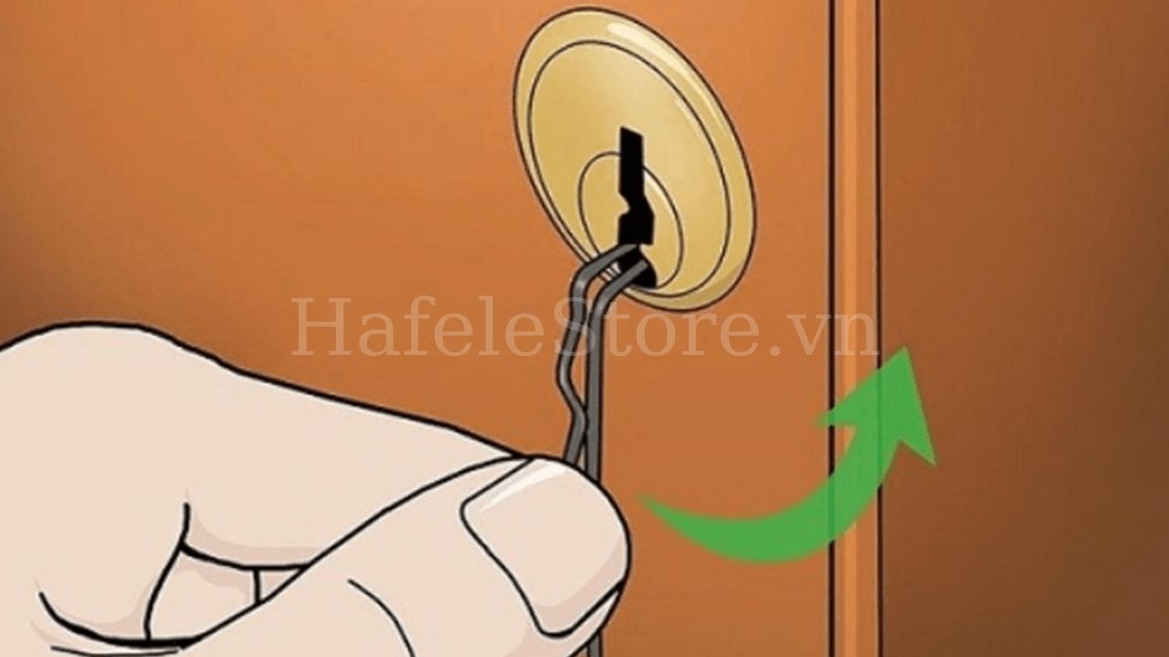 Cách mở khóa tủ bằng kẹp tăm