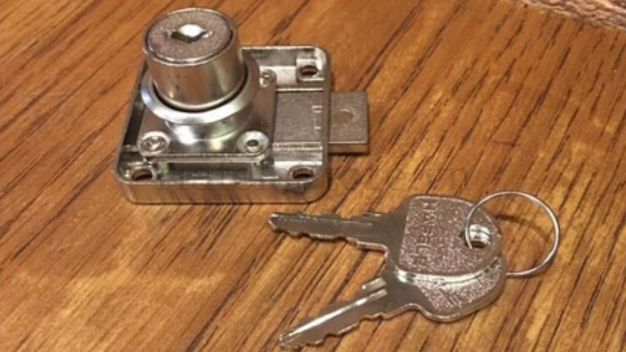 Khóa vuông chìa sắt Hafele