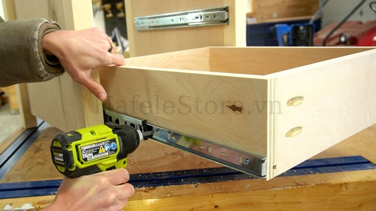 Lưu ý quan trọng khi thi công ray trượt ngăn kéo tủ quần áo Hafele